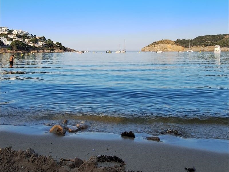 Una bonita vista de Cala Montgó Una bonita vista de Cala Montgó