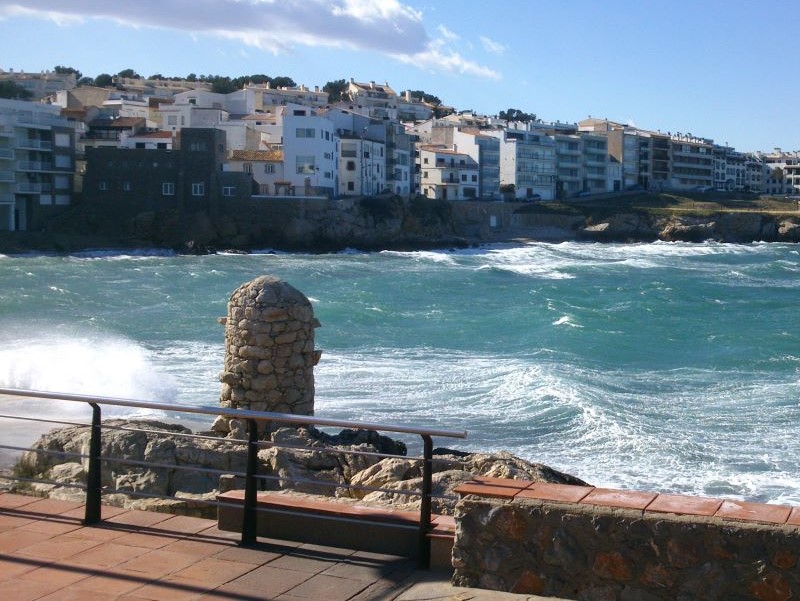 La Plaja situada en el casco antiguo de L'Escala La Plaja situada en el casco antiguo de L'Escala